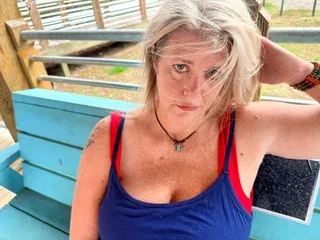 Alicescuriosity, 53yo cam performer
