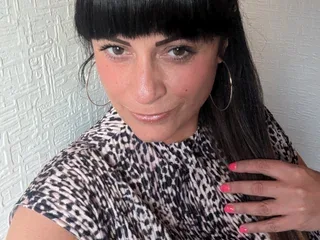 AmberLeeJonesUK, 47yo cam performer