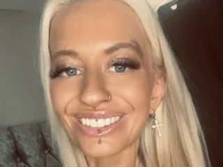 BabeBeth40, 40yo cam performer
