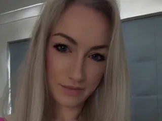 BambinaValentina, 40yo cam performer