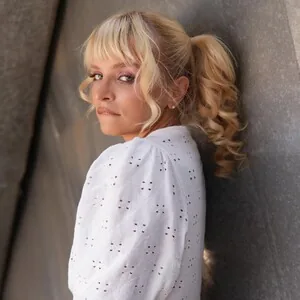 BritneyHudson, 48yo cam performer