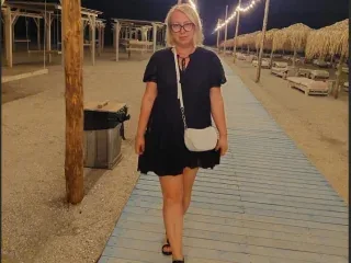 DARLEENEx, 48yo cam performer