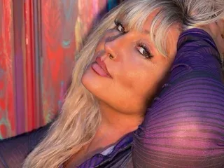 GinLustig, 48yo cam performer