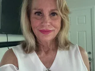Hotblondemilf1962, 64yo cam performer