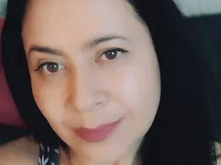 karla1977, 49yo cam performer