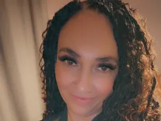 MilfMillie, 47yo cam performer