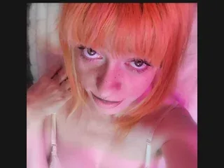 MissThedaFoXXX, 46yo cam performer