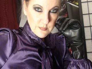 MistressVivian, 40yo cam performer