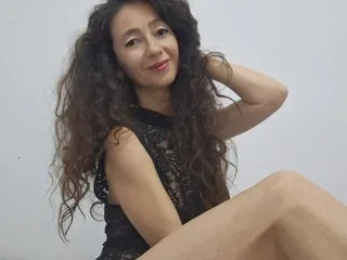 NATTALYIAx, 40yo cam performer