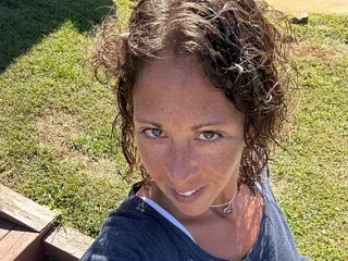 SoVeryDifferent, 42yo cam performer